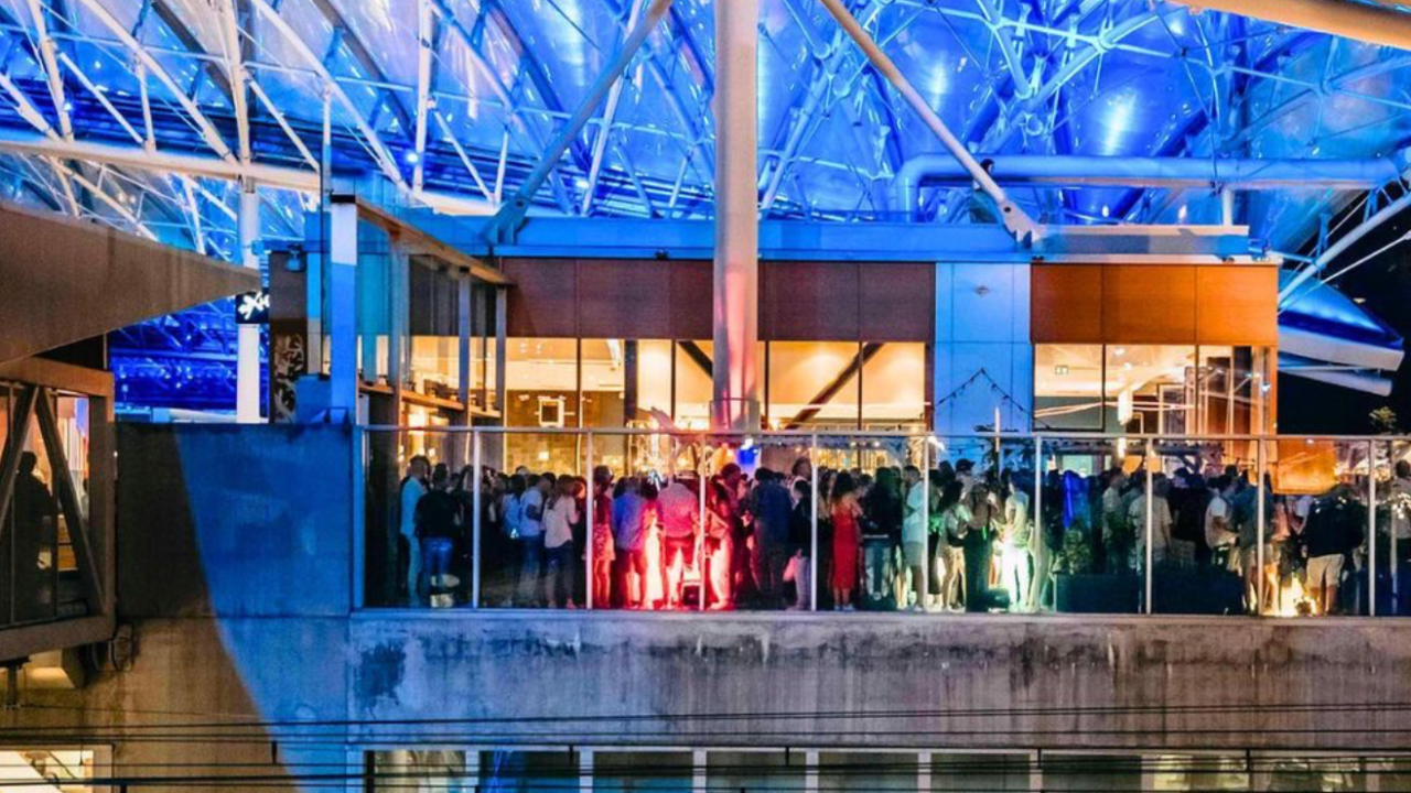 Un grand open air se prépare sur les terrasses de ce centre commercial ...