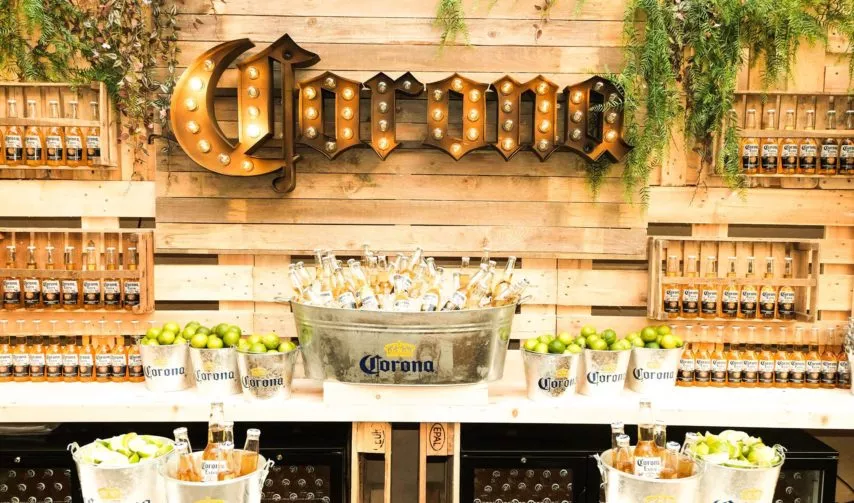 Corona met en place un bar éphémère à Lyon