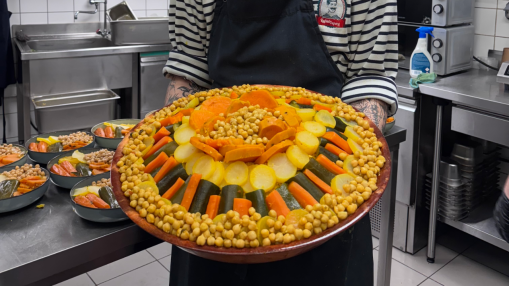 Envie de tester le meilleur couscous de Lyon ? Direction Rachid Dupont où la passion pour le couscous se retrouve dans vos assiettes ! Envie de tester le meilleur couscous de Lyon ? Direction Rachid Dupont où la passion pour le couscous se retrouve dans vos assiettes !