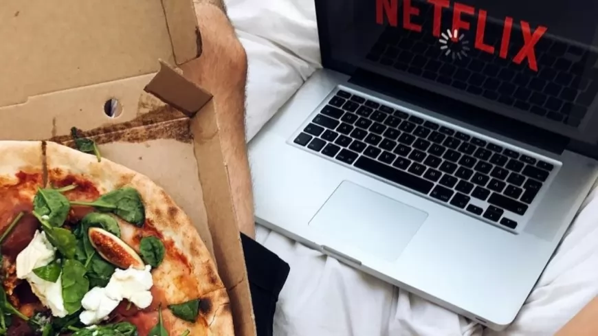 Vous pouvez être payés pour mater Netflix en mangeant des pizzas !