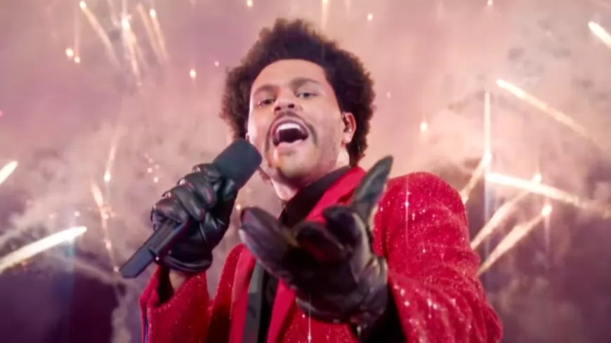SUPER BOWL 2021 : Revoir le show grandiose de The Weeknd (vidéo)