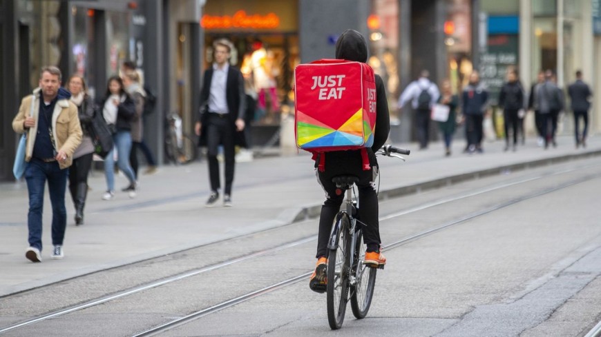 Just Eat recrute 150 livreurs en CDI à Lyon Just Eat recrute 150 livreurs en CDI à Lyon