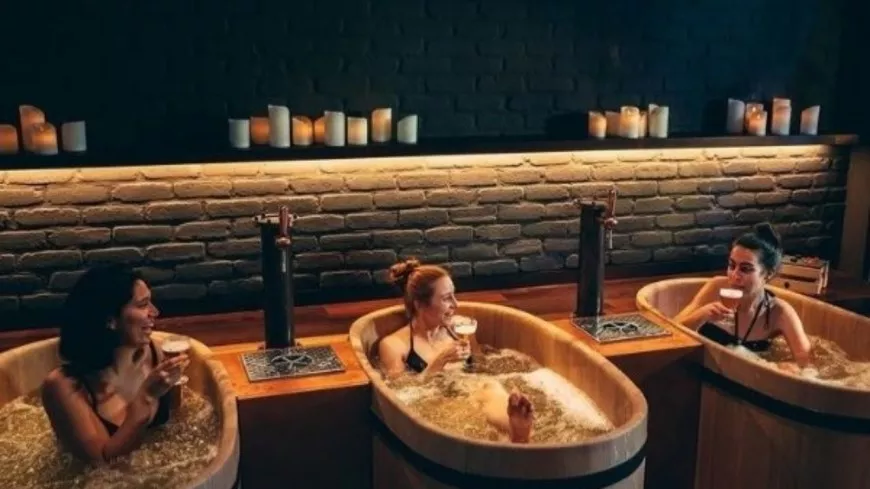 Découvrez le spa où on se détend dans les bains à bière !