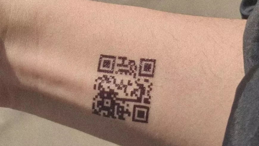 Pass Sanitaire : Il décide de se faire tatouer son QR code