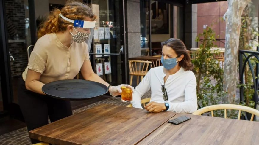 Le masque ne sera plus obligatoire dans les bars et restaurants à partir du 28 février !