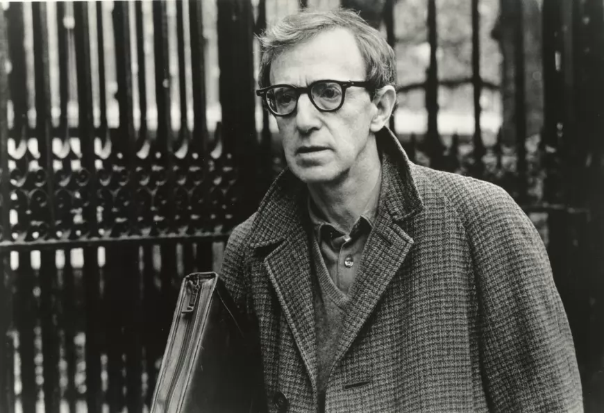 Woody Allen dément les accusations d'agression sexuelle de sa fille adoptive
