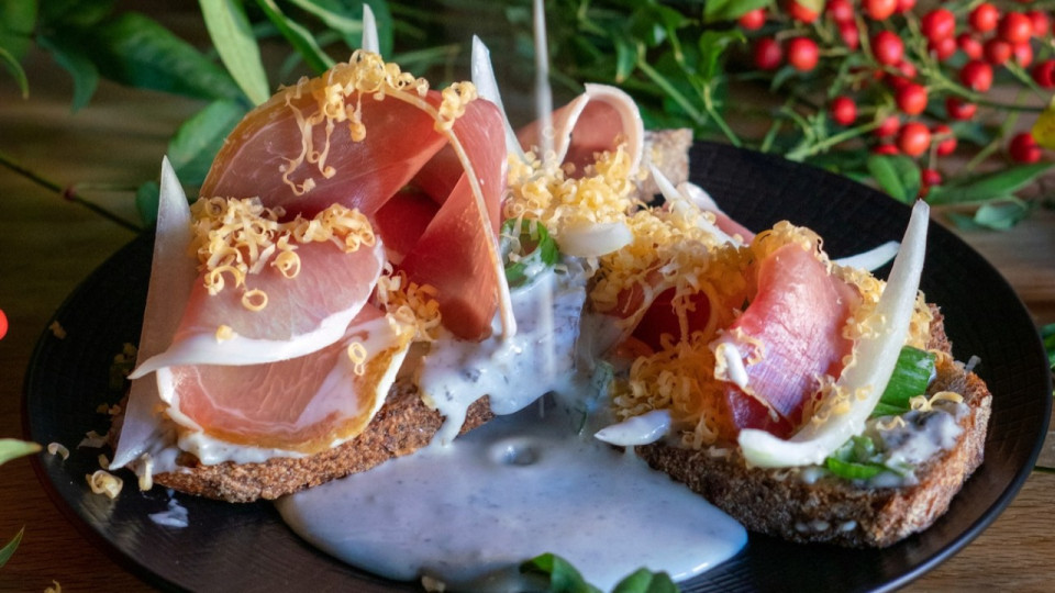 Les jeunes diplômés de l'Institut Paul Bocuse lancent leur Bowl en édition limitée (en livraison) Les jeunes diplômés de l'Institut Paul Bocuse lancent leur Bowl en édition limitée (en livraison)