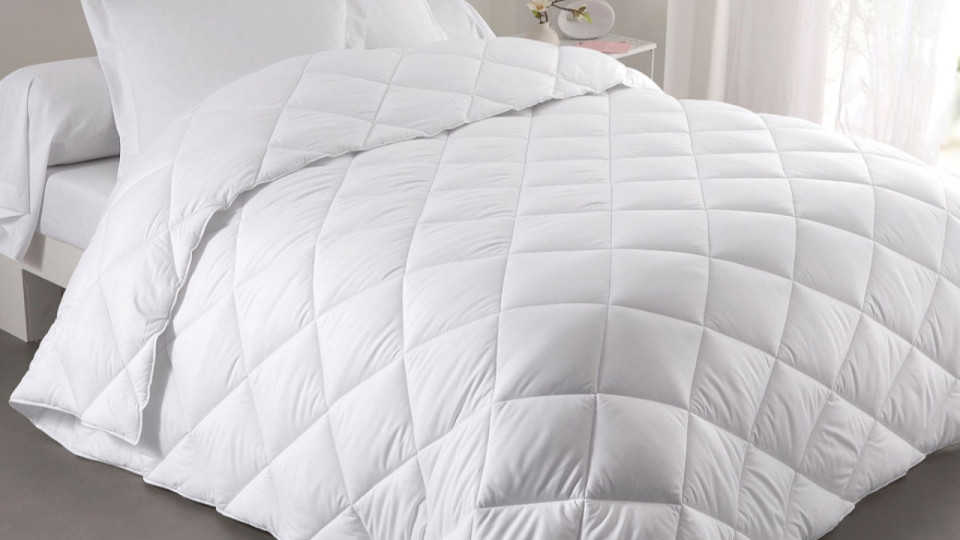 Cette vidéo montre comment enfiler sa housse de couette facilement (vidéo) Cette vidéo montre comment enfiler sa housse de couette facilement (vidéo)