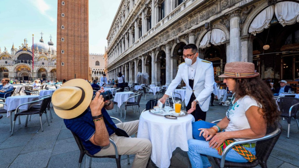 Les bars et restaurants rouvrent en italie