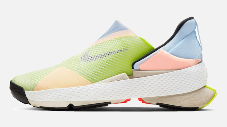 Nike va sortir la basket qui s'enfile sans les mains Nike va sortir la basket qui s'enfile sans les mains