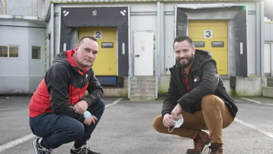Pour continuer à vivre, ces patrons de discothèque travaillent dans un abattoir