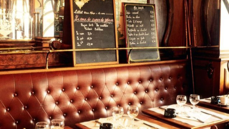 Voici le plan en trois étapes du gouvernement pour la réouverture des bars et restaurants