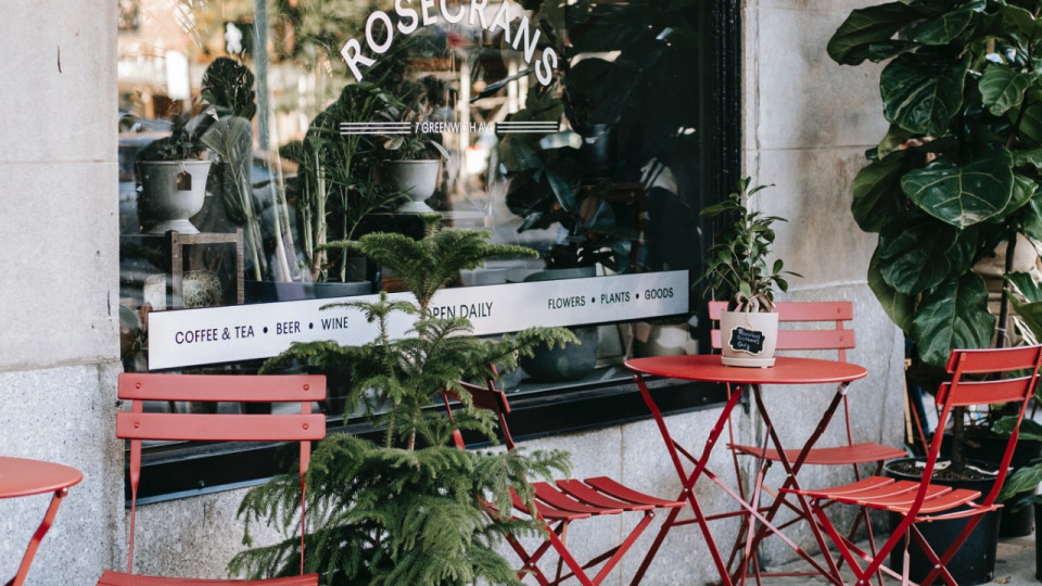 Jean Castex confirme la réouverture des terrasses mi mai !