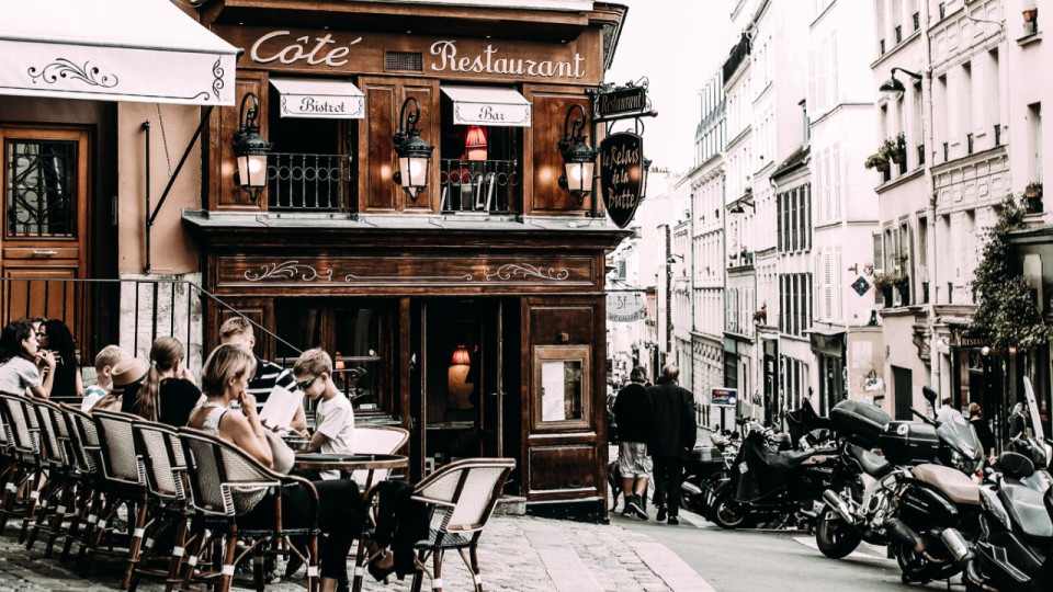 Réouverture des terrasses : Olivier Véran confirme la date du 19 mai