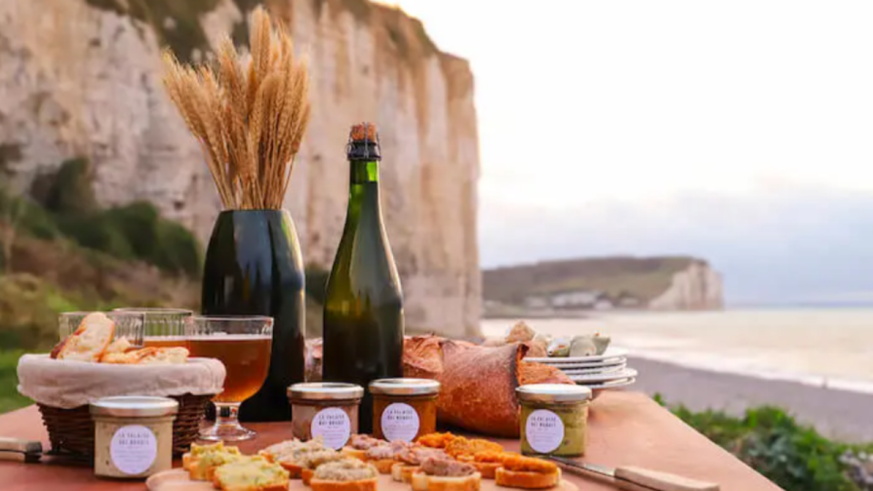 Découvrez la box apéritive lyonnaise "18H15" Découvrez la box apéritive lyonnaise "18H15"