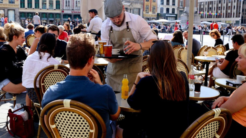 Les restaurateurs révoltés par les annonces d'Emmanuel Macron ! Les restaurateurs révoltés par les annonces d'Emmanuel Macron !