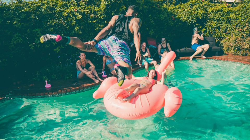 Une immense pool party débarque en plein cœur de Lyon !