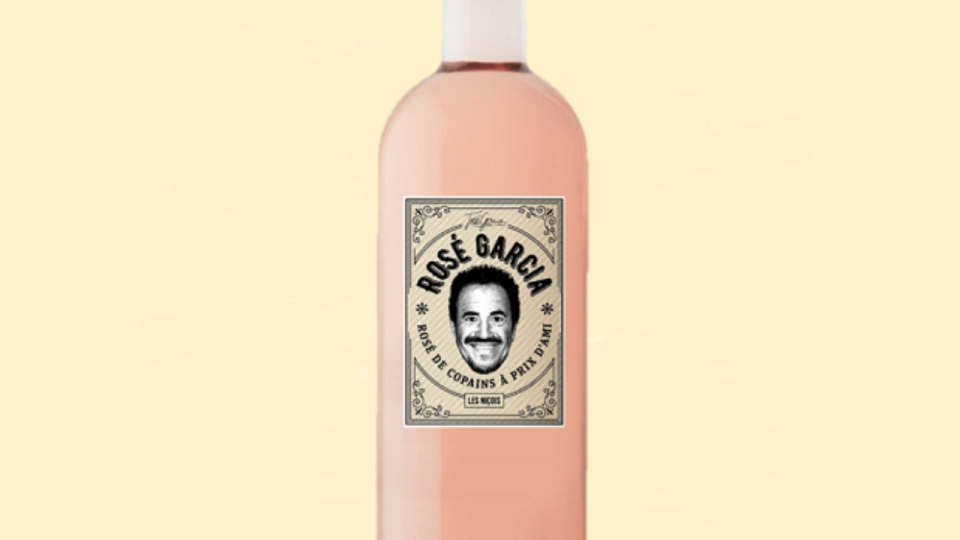 José Garcia sort son propre vin appelé "Rosé Garcia"