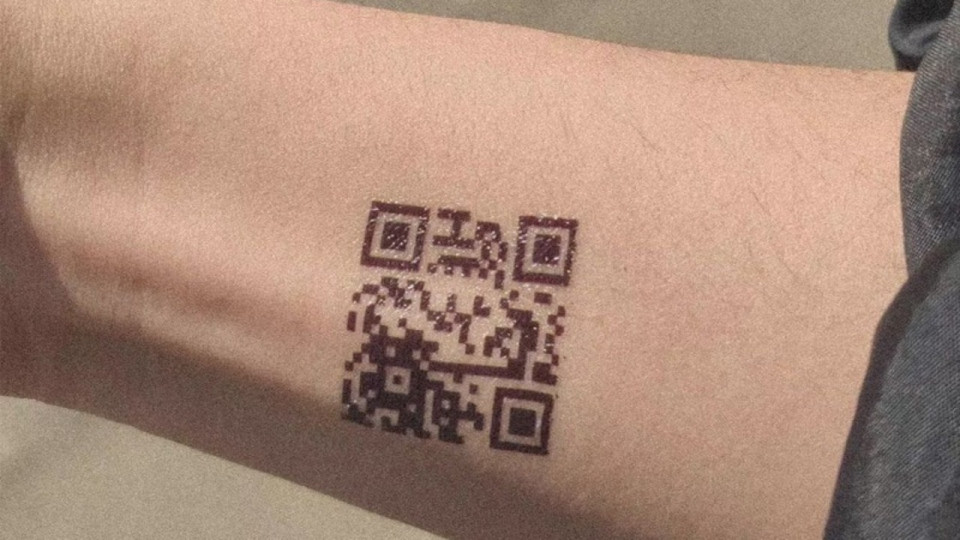 Pass Sanitaire : Il décide de se faire tatouer son QR code Pass Sanitaire : Il décide de se faire tatouer son QR code