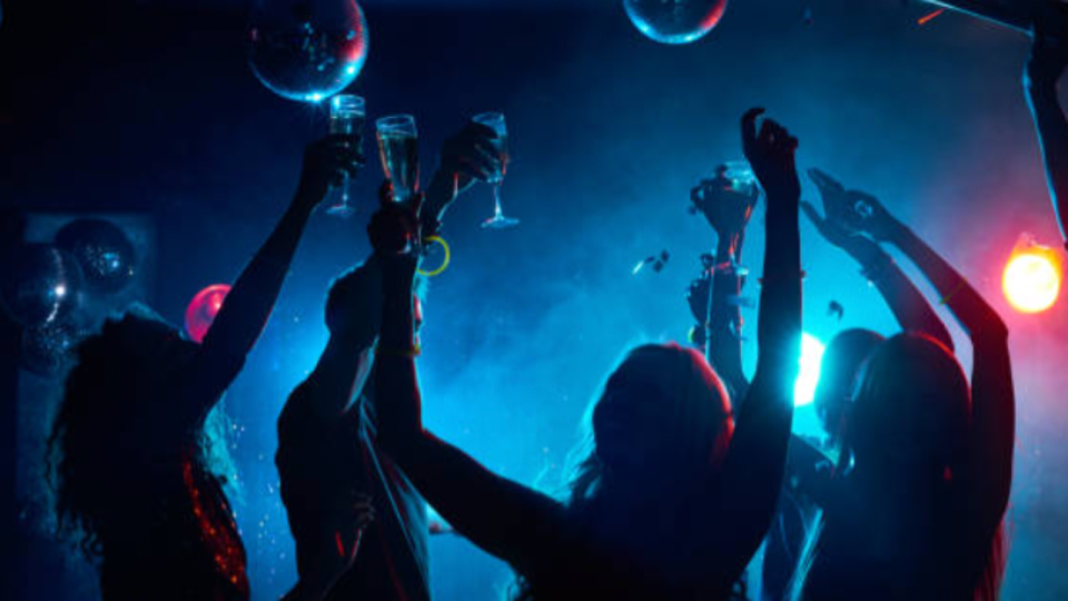 Voici les 10 musiques les plus écoutées le soir du Nouvel An !