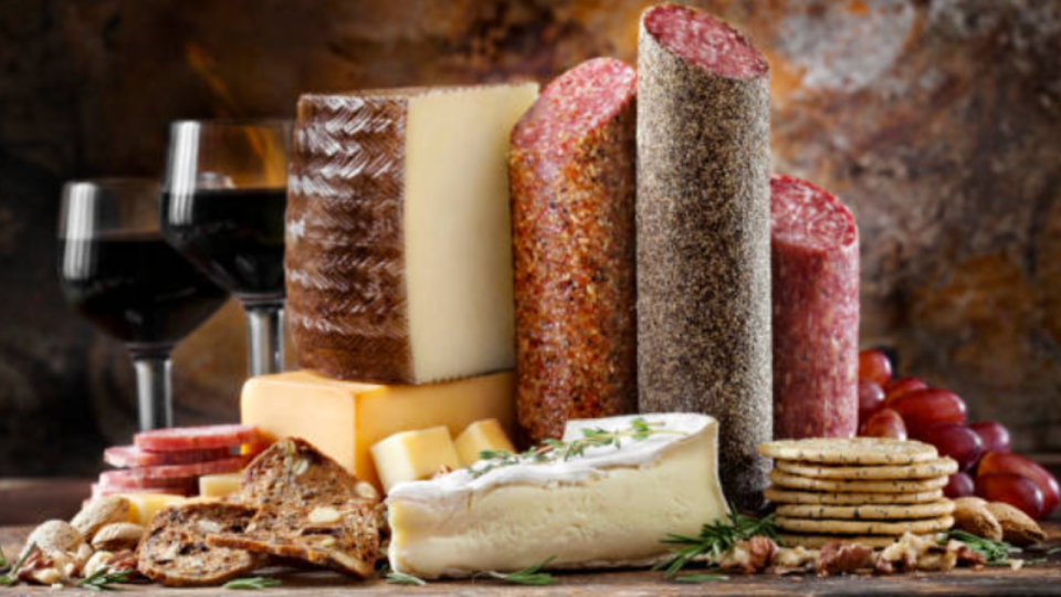 Une grande dégustation de charcuterie et fromages débarque près de Lyon !