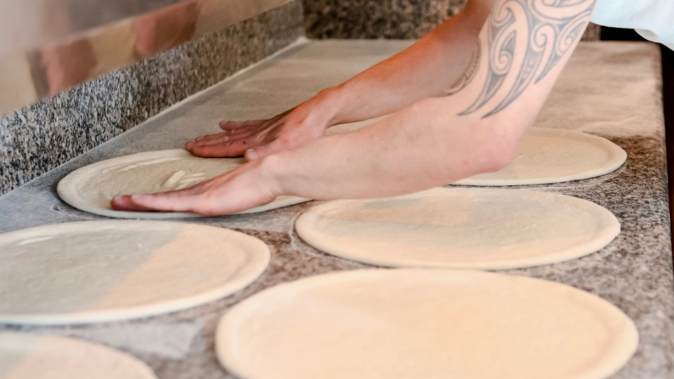 Des pizzas pour Noël proposées par le champion lyonnais Jordan Tomas !