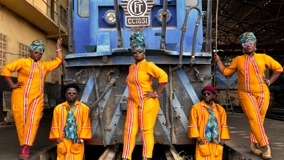 Nana Benz du Togo : le ph&eacute;nom&egrave;ne afro-&eacute;lectro qui d&eacute;barque au Sucre 