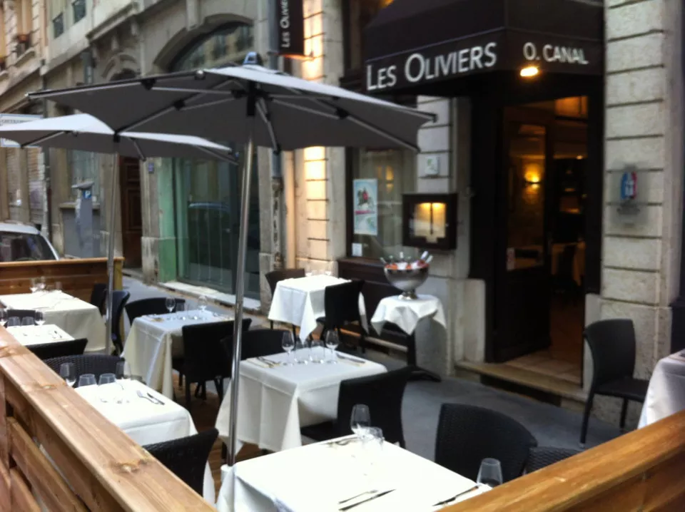 Les Oliviers
