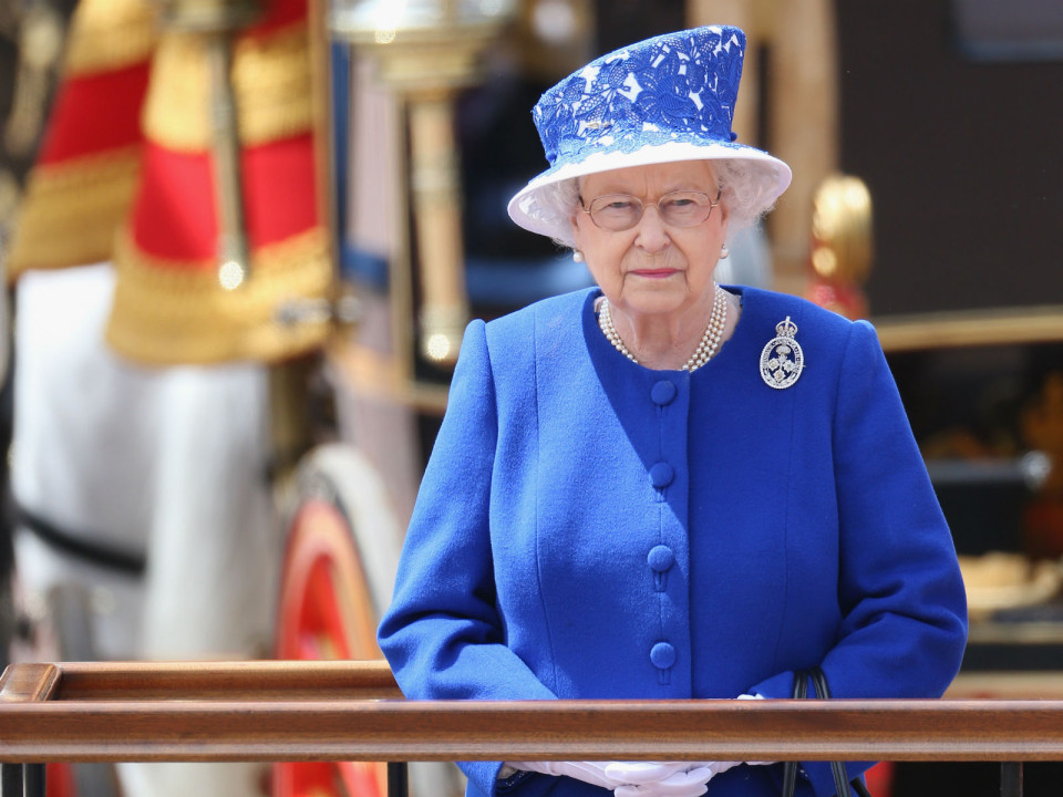 Accouchement de Kate Middleton : La Reine s'impatiente !